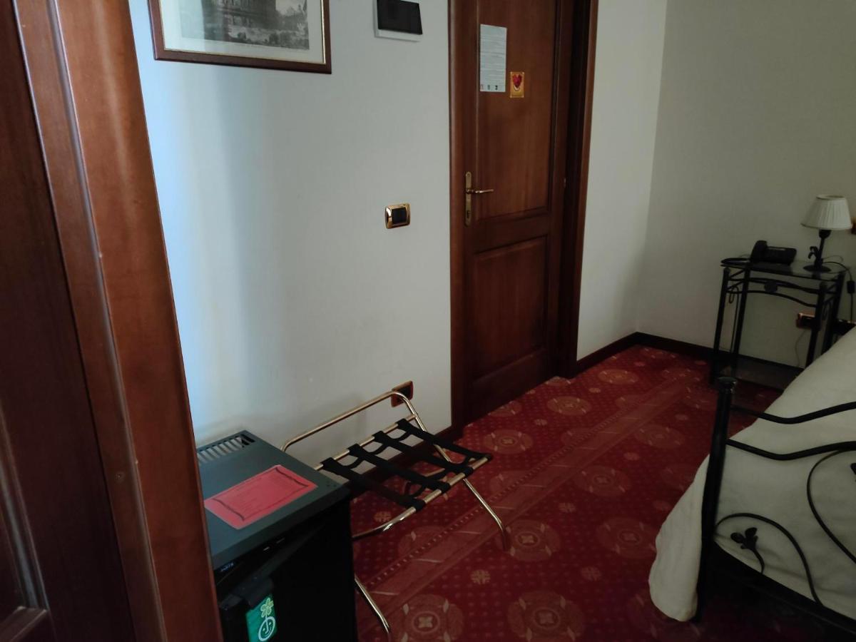 Hotel Parco Dei Principi Anzio Buitenkant foto